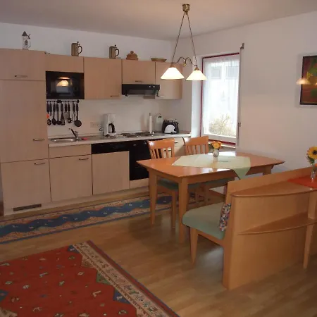 Hubertus In Mit Balkons 公寓