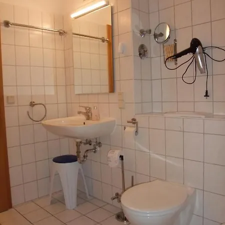 Hubertus In Mit Balkons 埃伦德